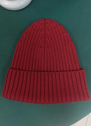 Шапка бини вязаная теплая зимняя женская из мериноса красная / вязана