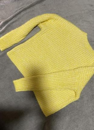 Светр жовтий теплий