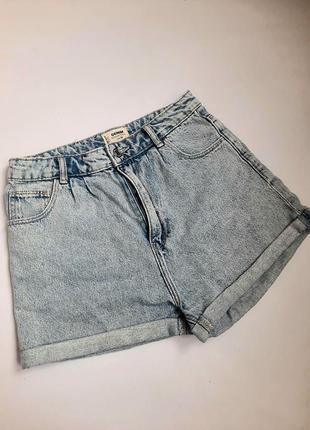 Жіночі шорти