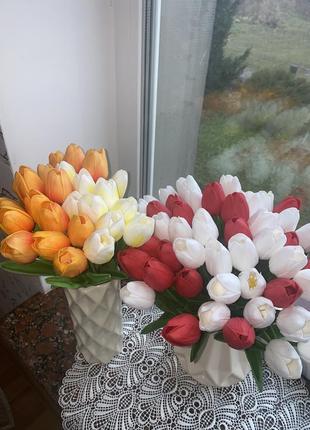 Латексні красиві тюльпани у різних кольорах