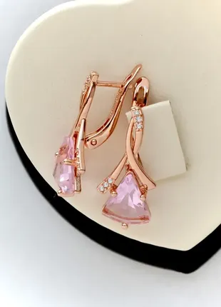 Красивые серьги (медицинское золото)