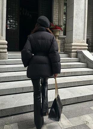 Куртка дута тепла зимова чорна з поясом6 фото