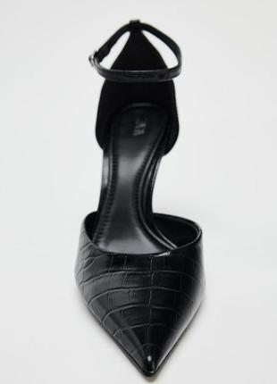 Туфли на каблуке с ремешком сзади5 фото