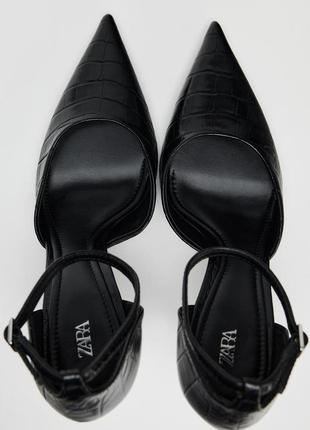 Туфли на каблуке с ремешком сзади2 фото