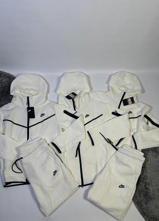 Nike tech fleece