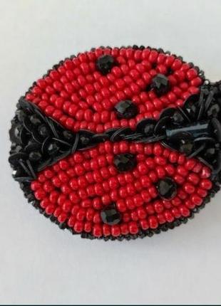 Брошь из бисера (божа коровка, солнышко)