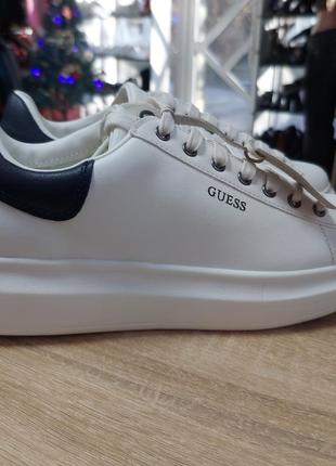 Кроссовки guess