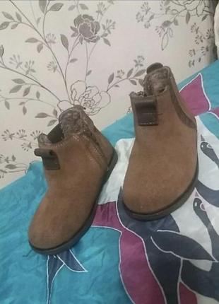 Утепленные сапоги из замши