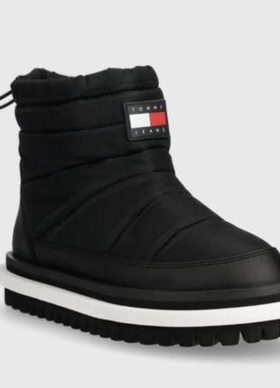 Продам дутики хайтопы tomта
hilfiger39 р-р