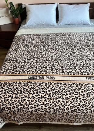 Покрывало мягкое, плотное и приятное на ощупь, хорошо сохраняет тепло