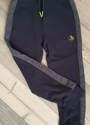 Штани спортивні f&f (6-7років/ріст 122 см )