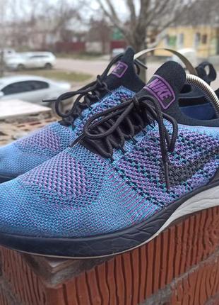 Комфортні оригінальні кросівки nike1 фото