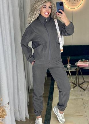 Женский костюм