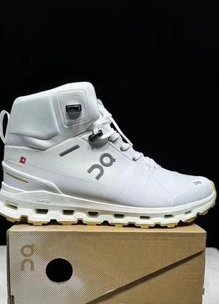 Мужские ботинки on running cloudrock waterproof кроссовки сапоги цвет черный серый белый водонепроницаемые