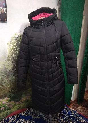 Зимняя длинная куртка.