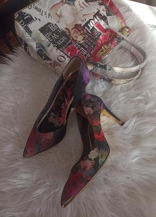Шикарные туфли люкс бренда "ted baker"