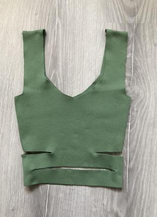 Жіночий топ з розрізами