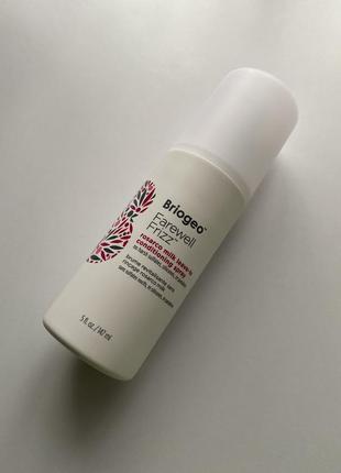Несмываемый кондиционер для контроля пушистости волос briogeo farewell frizz rosarco milk leave-in conditioner