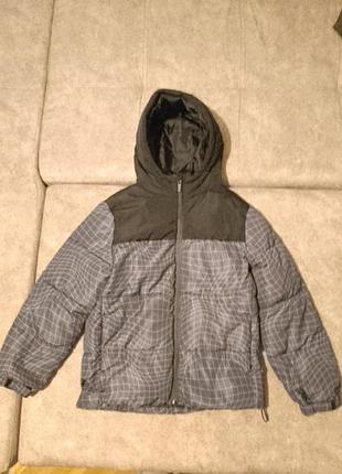 Фирменная зимняя куртка в отличном состоянии