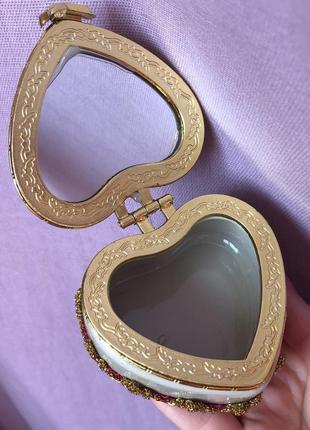 Декоративна скринька з дзеркалом маленька коробочка для прикрас дрібних деталей із візерунком намистинами блискуча у формі вигляді серця сердечка