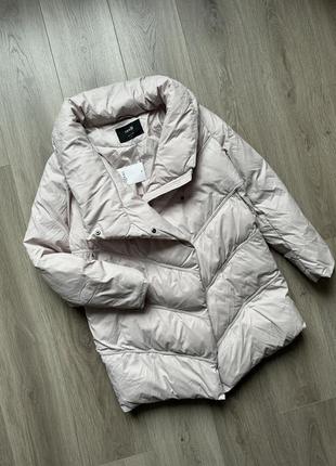 Бежевий пуховик подовжений zara л l новий