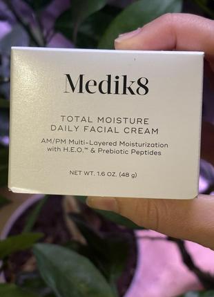 Medik8 total moisture daily facial cream щоденний зволожуючий крем