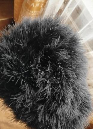 Шапка из страусиных перьев "я