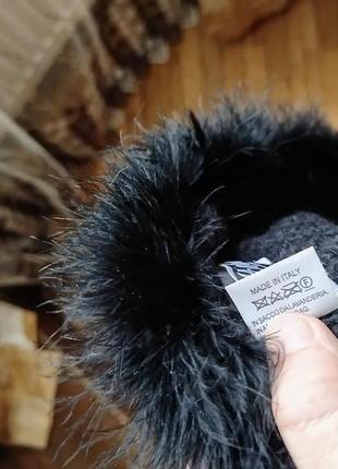 Шапка из страусиных перьев "я
