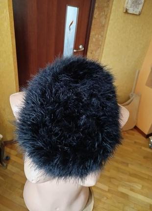 Шапка из страусиных перьев "я