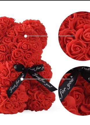 Красивый медведь из искусственных роз4 фото