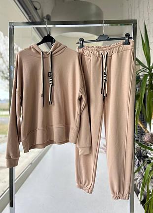 Костюм итальянского бренда joie clair.