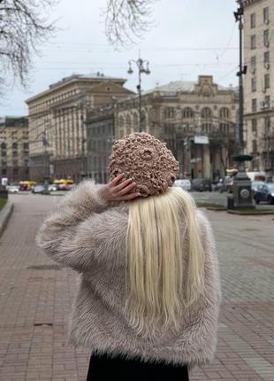 Зимний берет розы
