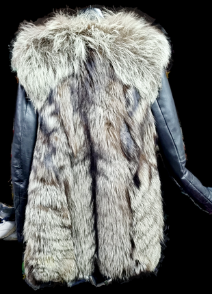 Натуральная шубка чернобурка и натуральная кожа 
размер 36 38