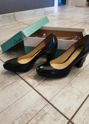 Новые кожаные туфли clarks