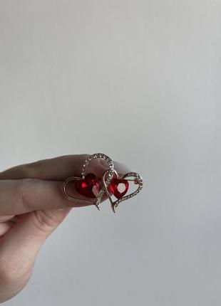 Металлическая брошь сердце сердца