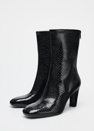 Ботинки женские черные с узором zara new