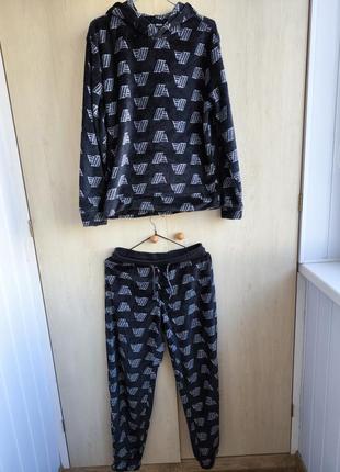 Флисовый спортивный костюм aldi.