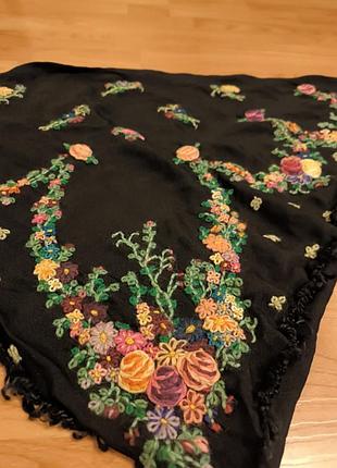 Эксклюзивный платок в цветы букле. ручная работа.