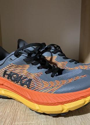 Кроссовки hoka