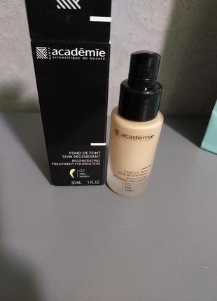 Тональная основа от academie