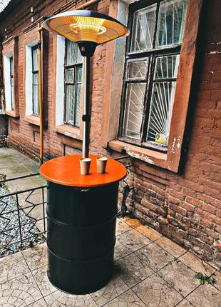 Уличный стол из бочки для кофейни с вашим логотипом. брендированые бочки.