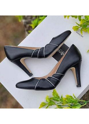 Кожаные итальянские туфли лодочки на каблуке san marina 🇮🇹 37-38 размер