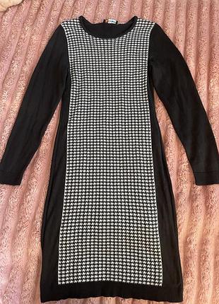 Теплое вязаное платье, платье гусиная лапка миди