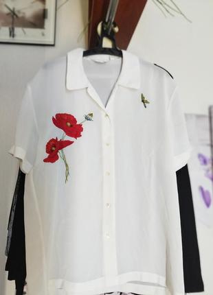 Біла сорочка з вишивкою