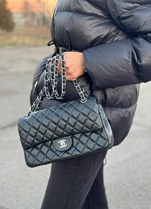В продаже сумка chanel