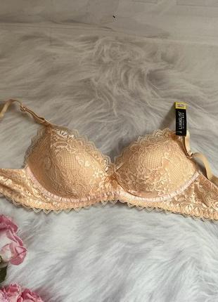 Бюстгальтер жіночий