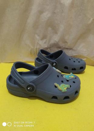 Босоножки шлепанцы сланцы crocs iconic comfort c10