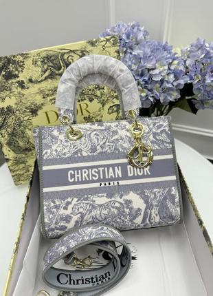 Женская сумка в стиле dior