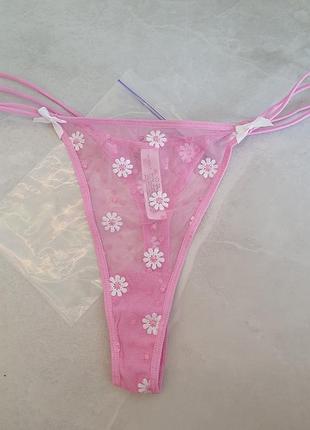 Стринги с гипюром