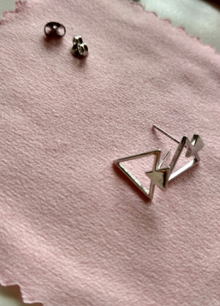 Стильні сережки срібні 925, трикутники, сережки гвоздики2 фото